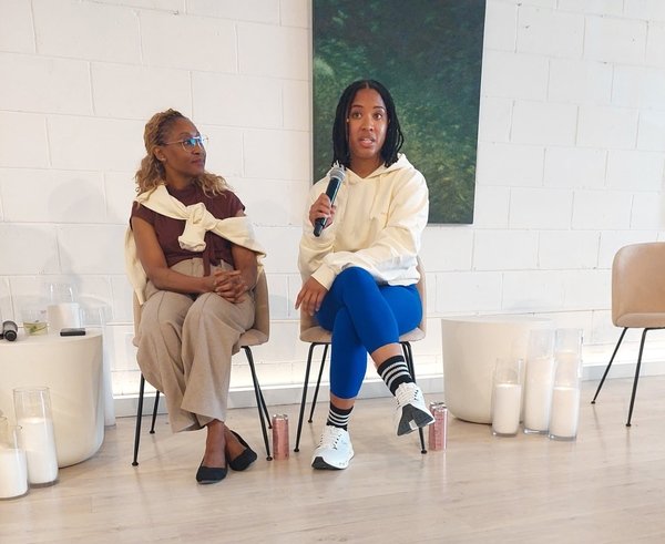 Illustrates a Black sex therapist discussing women's health